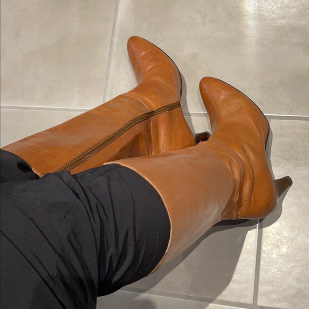 Boots - Picture 3 of 5